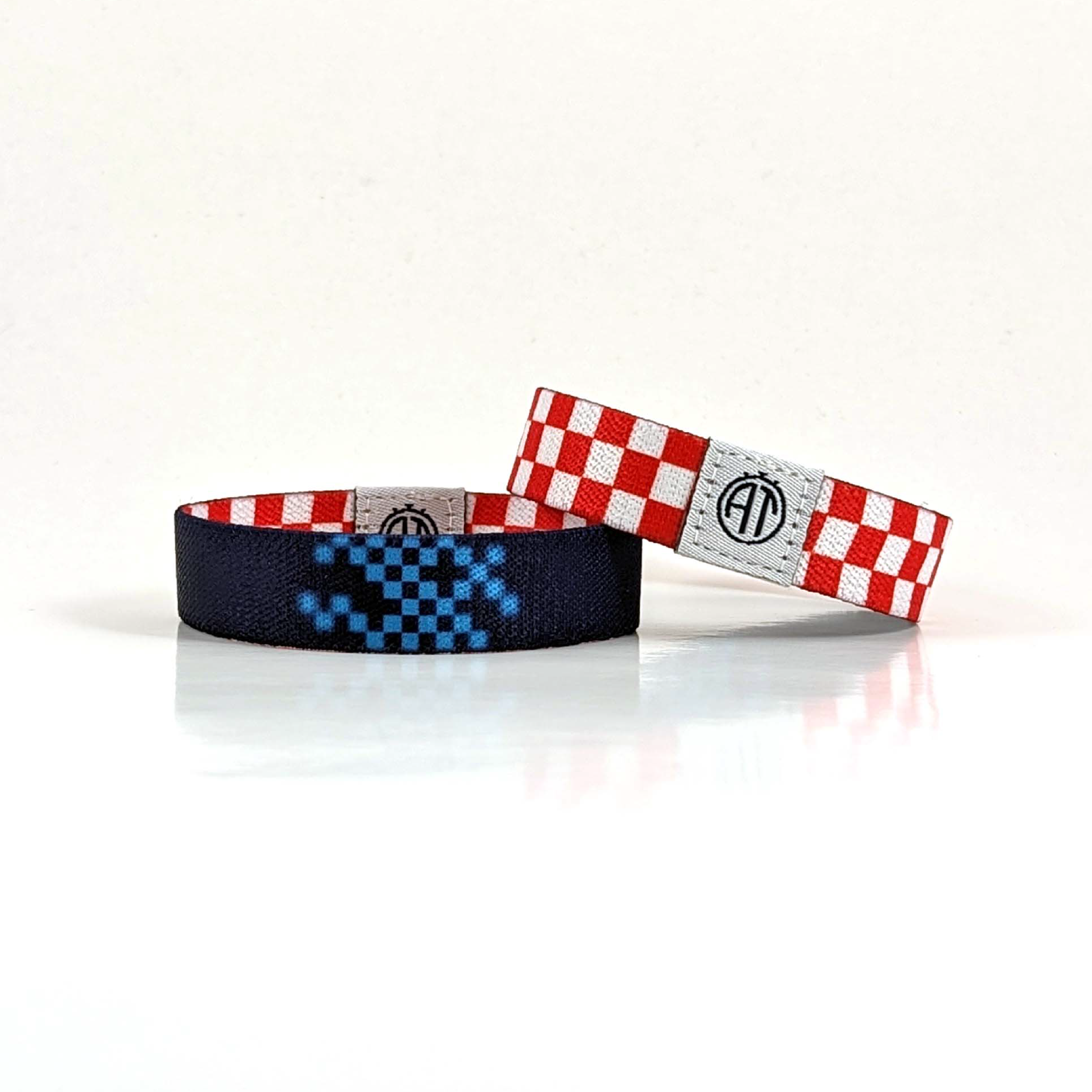 Added Time Outfitters – Product Shot – Kockasti 1-01